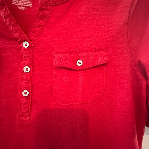 Croft & Barrow Red Henley Short Sleeve Top With Button Details & Lace Accents Si - Picture 5 of 6